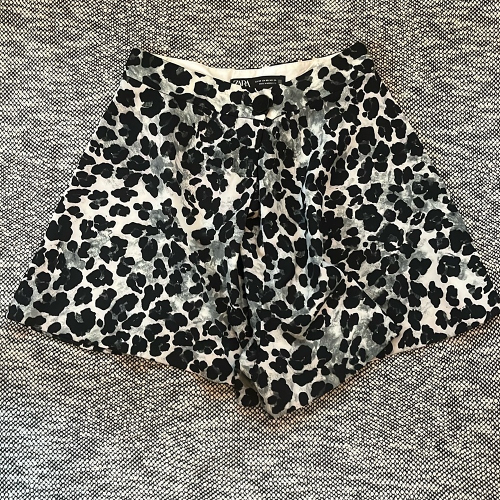 Zara cheetah print shorts